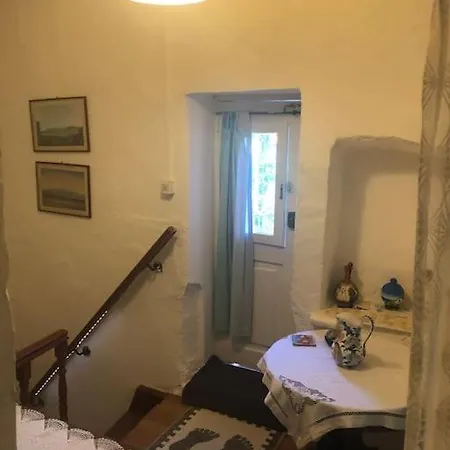 Romantic Old Down Studio Rhodes City